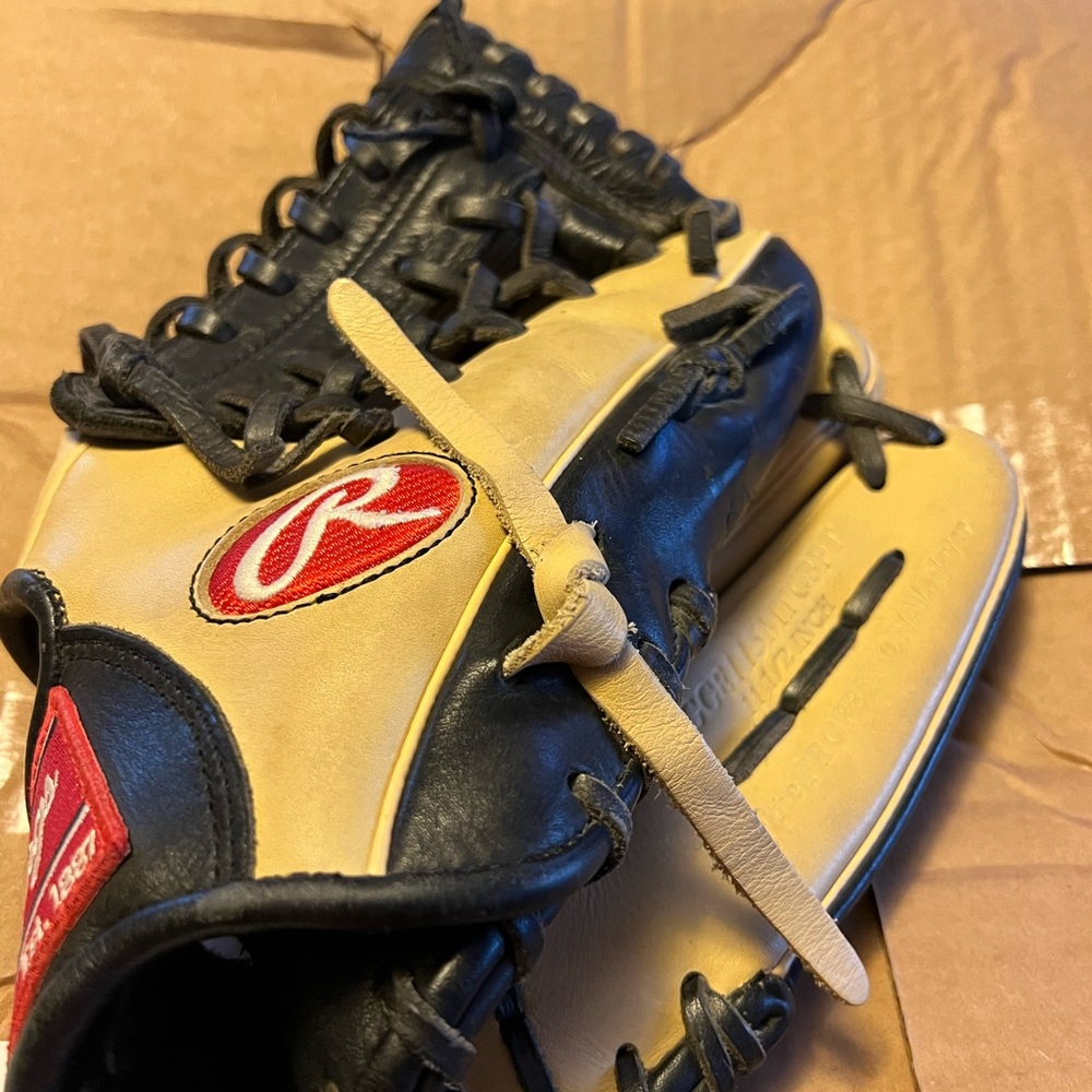 Rawlings Black and Cream Baseball Glove